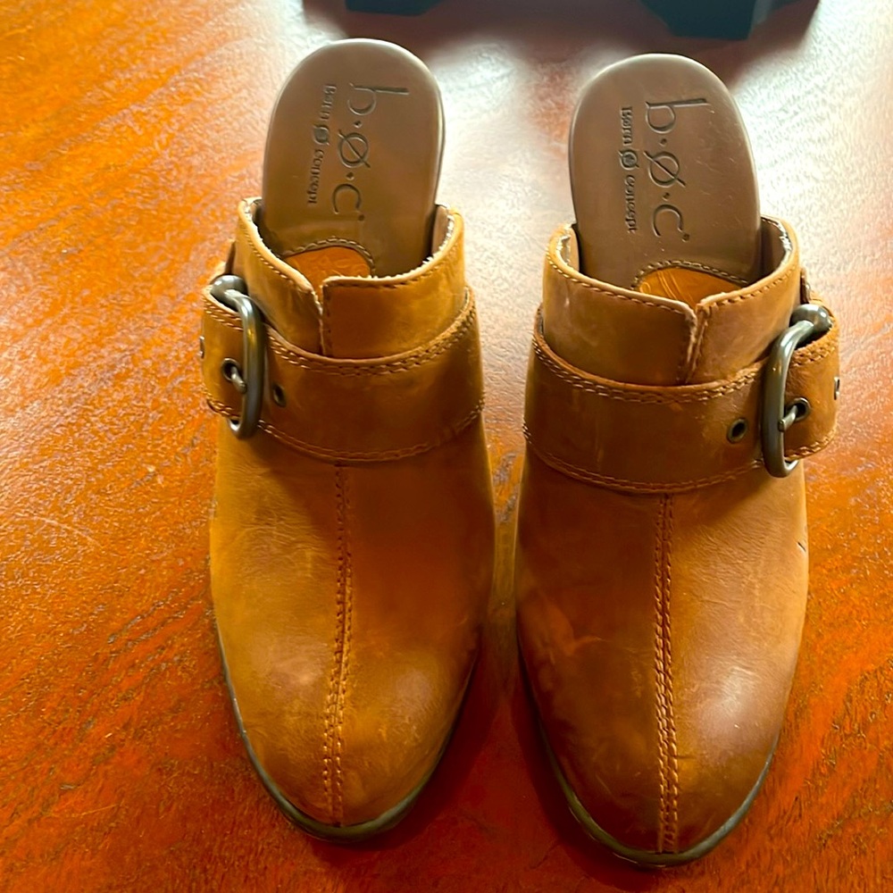 Camel Suede Moles